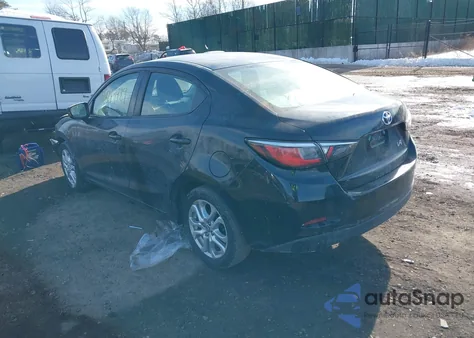 2017 Toyota Yaris Ia z USA, uszkodzony, nr VIN 3MYDLBYV9HY149465